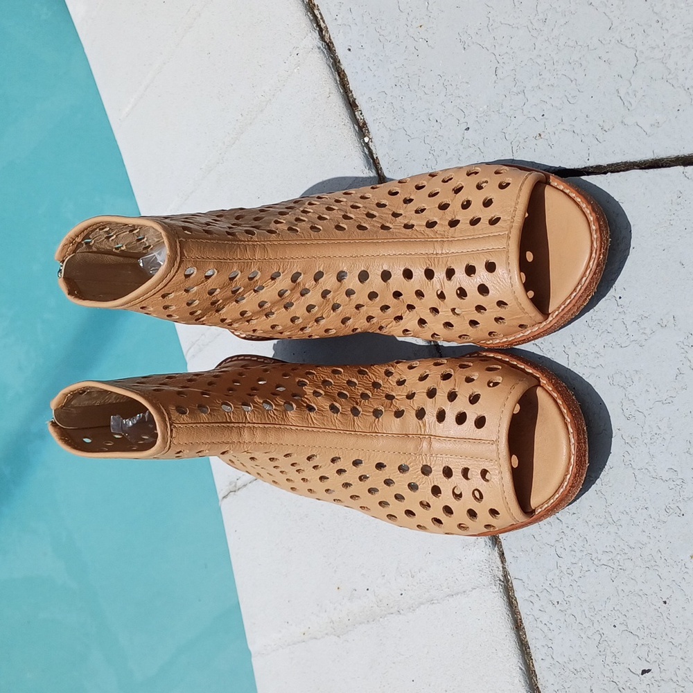 Loeffler Randall Lone perforated peeptoe leather bootie 8.5 sandal - Picture 3 of 10